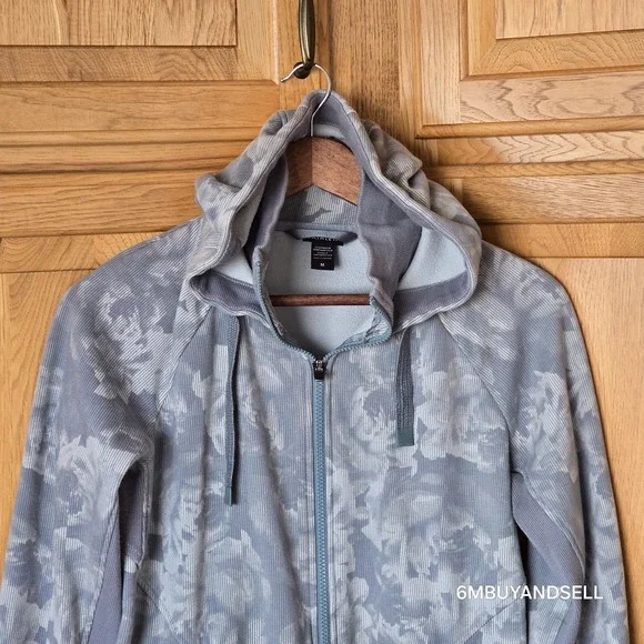 ATHLETA Triumph Printed Hoodie Women's Blue Camo Sweatshirt Full Zip Medium - Picture 3 of 8